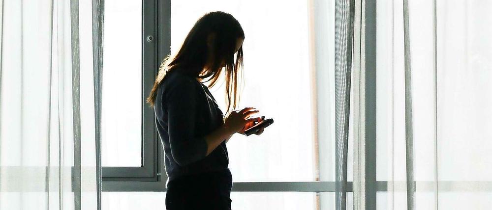 Im Verhältnis zu Frauen gibt es bei schwulen Männern Ambivalenzen.