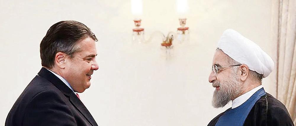 Bereits zum zweiten Mal binnen eines dreiviertel Jahres reist Sigmar Gabriel nach Teheran (Archivbild).