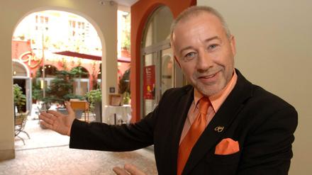 Gastronom Hartmut Guy macht wieder Kabarett.