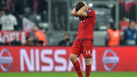Xabi Alonso kann's selbst nicht fassen. Trotz einer überragenden Leistungen scheiterten die Bayern im Champions-League-Halbfinale.