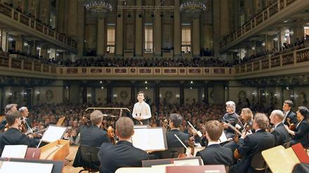 Der 15-jährige Daniel Lozakovitj beim Schlussapplaus im Konzerthaus.