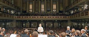 Der 15-jährige Daniel Lozakovitj beim Schlussapplaus im Konzerthaus.