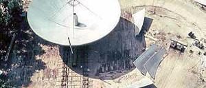 Zusammenbau der 22 Einzelteile des Parabolspiegels, Juli 1966