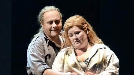 Thomas Mohr als Siegfried, Christiane Libor als Brünnhilde. 