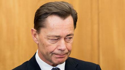Der Ex-Vorstandsvorsitzende von Arcandor, Thomas Middelhoff, ist zu einer dreijährigen Haftstrafe verurteilt worden.