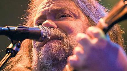 Der alte Mann und das Hair. Rocky Ericksons Musik war stilbildend in den Neunzigern. Jetzt ist der Veteran wieder groß in Form.