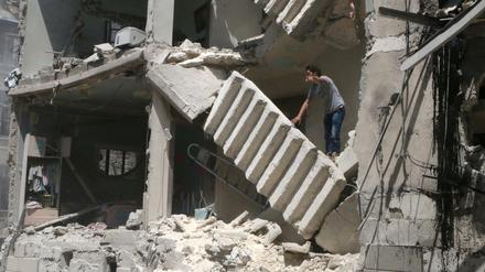 Auch am Donnerstag wurde die leidgeprüfte Stadt Aleppo von weiteren Luftangriffen getroffen. 