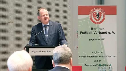 Präsident Bernd Schultz vom Berliner Fußball-Verband spricht von einem "unerfreulichen Briefwechsel".