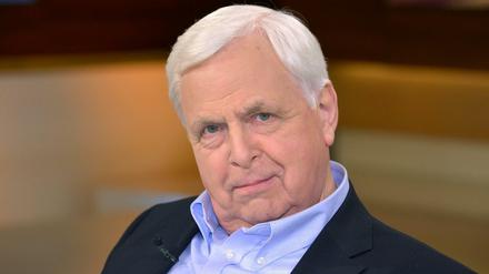 Heiner Bremer tritt künftig kürzer. Zum 75. Geburtstag gibt er die Moderation des "Duell auf n-tv" ab.
