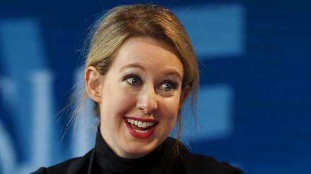 Unter Beschuss. Elizabeth Holmes, Gründerin und CEO des Tech-Startups "Theranos", wollte die Labordiagnostik revolutionieren. Nun wird die Genauigkeit der Bluttests engezweifelt.
