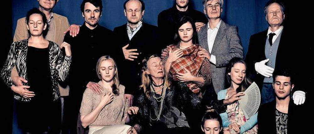 Das Ensemble von "Väter und Söhne".