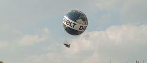 In Schieflage. Der "Weltballon" geriet in heftige Windböen.