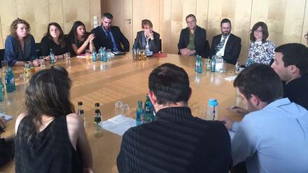 Angespannte Stimmung beim Gespräch mit Edelgard Bulmahn (Mitte).