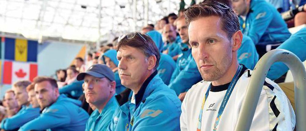 Bundestrainer Henning Lambertz (rechts) und Sportdirektor Lutz Buschkow sind hoffnungsfroh angesichts der guten Leistungen der deutschen Schwimmer.