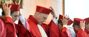 Das Bundesverfassungsgerichts in Karlsruhe (Baden-Württemberg) entschied am Dienstag über eine Klage der Linken über mehr Kontrollbefugnisse. 