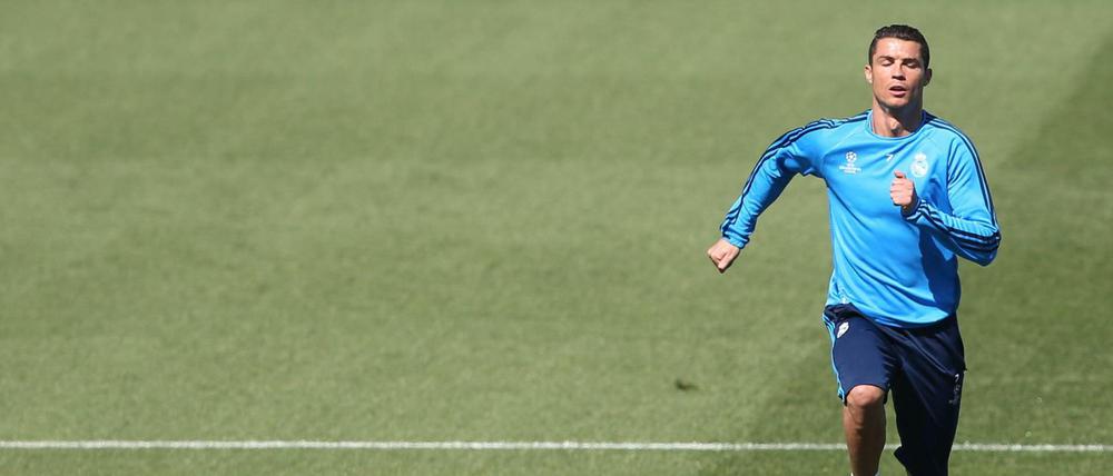Auf dem Sprung ins Finale? Cristian Ronaldo musste nach einem missglückten Fallrückzieher pausieren.