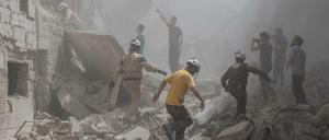 Luftangriffe fordern in Syrien immer wieder zahlreiche Tote, wie hier in Aleppo.