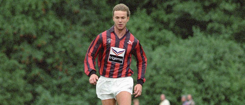 Wolfgang Patzke (Hertha BSC Berlin) im Trainingslager 1990/1991 in Bevern bei Holzminden/Niedersachsen. 