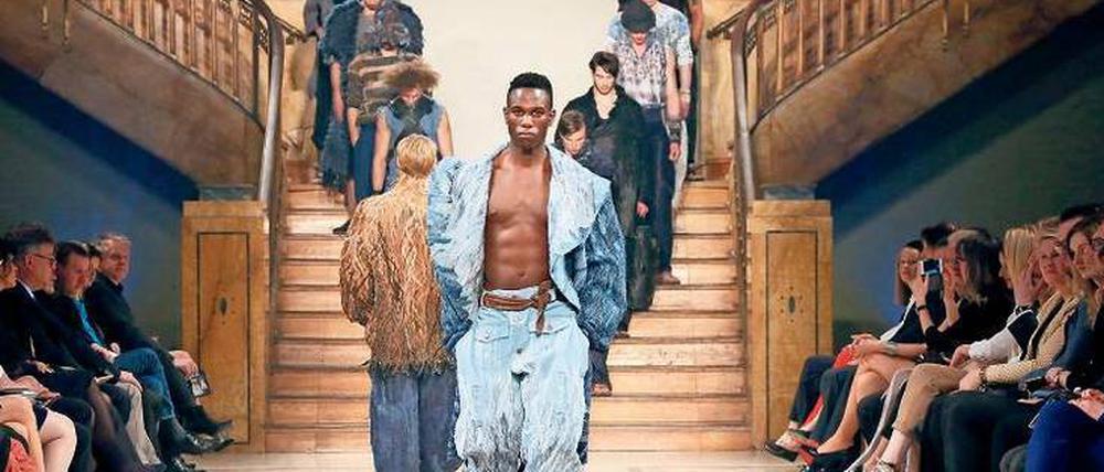 Mehr Offenheit! Wie es geht, zeigt die Mode von Anastasia Lotikova, Gewinnerin des Euro Fashion Award im sächsischen Görlitz.