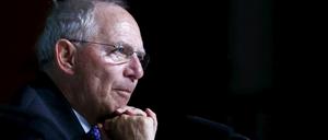 Geringverdiener sollen nach dem Willen von Bundesfinanzminister Wolfgang Schäuble (CDU) vom Staat künftig einen Zuschuss zu den Betriebsrenten erhalten.