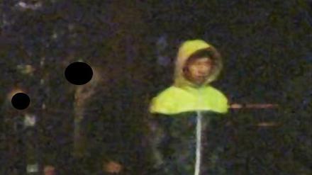 Das Fahndungsfoto der Polizei zeigt den mutmaßlichen Täter.