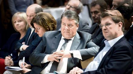 Sigmar Gabriel und die SPD-Spitze am Montag im Willy-Brandt-Haus.