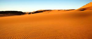 Die nordöstliche Sahara im Hochplateau von Gilf Kebir in Ägypten.