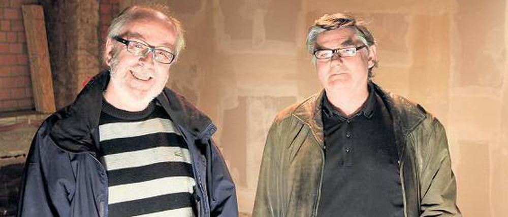 Auf der Kino-Baustelle. Ende Mai wollen Burkhard Voiges (re.) und Rainer Krisp ihr Haus eröffnen.