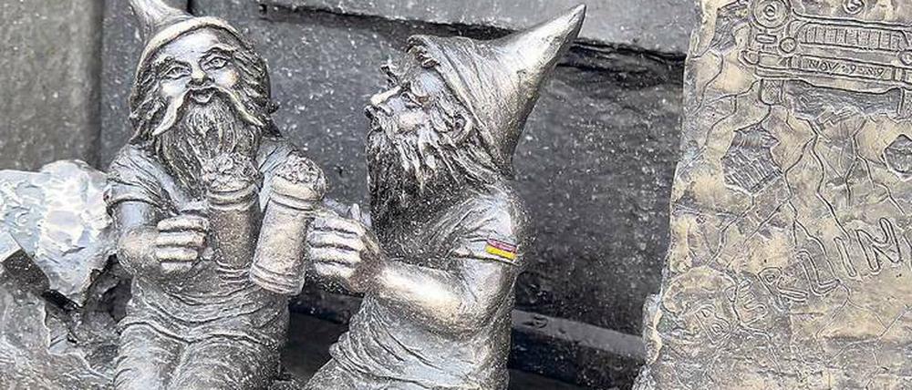 Die Breslauer Zwerge sind eine Touristenattraktion. Diese beide hier – „Polonikus“ und „Germanikus“ – feiern die deutsch-polnische Freundschaft.