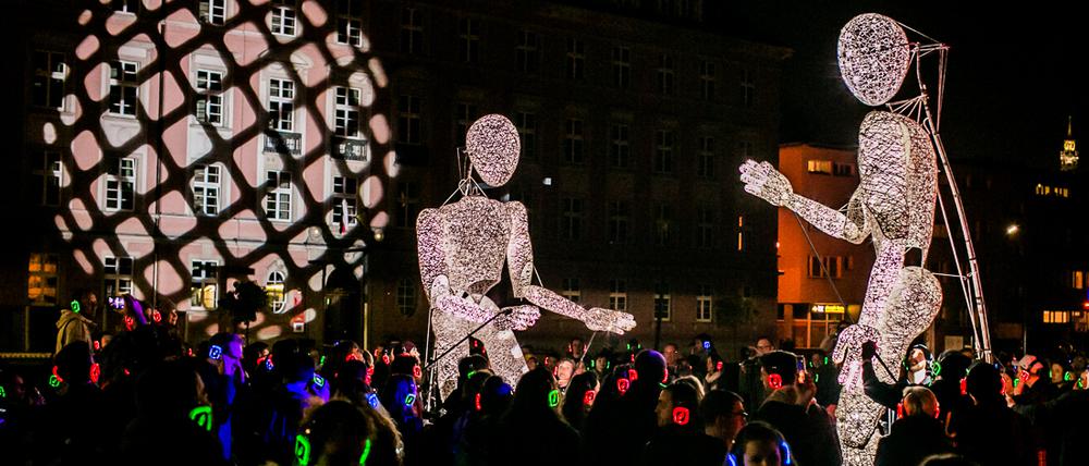 Viel Publikum bei der "Silent Disco" vor dem Goethe-Pavillon.