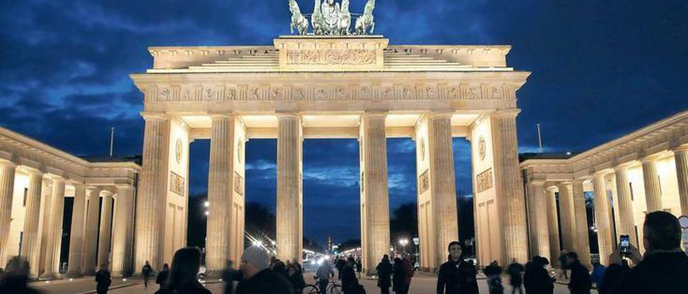 Gemeinsam stärker? Eine „Super-Uni durch die Hintertür“ darf der neue Exzellenz-Verbund nicht werden, sagt FU-Präsident Peter-André Alt. Die Unis wollen die eigene Identität, Sichtbarkeit und Autonomie behalten, auch wenn sie noch enger kooperieren.