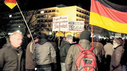Die meisten Dresdener sind von den Pegida-Demonstranten und ihren Vorwürfen genervt. Sie vertrauen ihrer „Sächsischen Zeitung“.