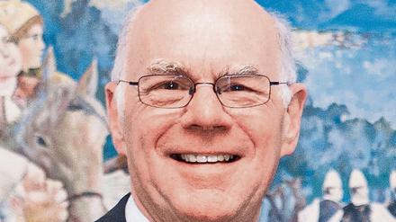 Er kann zufrieden sein. Bundestagspräsident Lammert drängte die Koalition, Firmenvertreter vor die Tür zu schicken.