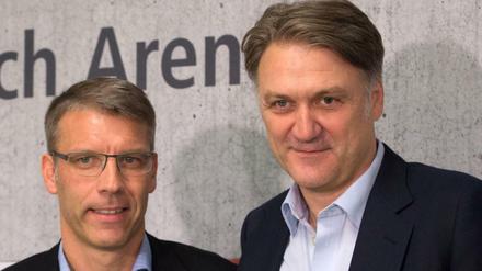 Ein Bild aus glücklichen Tagen. Dietmar Beiersdorfer (r.) stellt Peter Knäbel als neuen Sportdirektor beim HSV vor. Am Montag hat er ihn wieder verabschiedet.