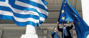 Die Finanzminister der Euro-Zone müssen entscheiden, ob Griechenland die Voraussetzungen für weitere Hilfszahlungen erfüllt.
