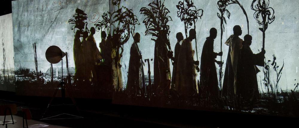 Die Video-Installation mit dem Titel "More Sweetly Play The Dance" in der Ausstellung "No it is!" im Martin-Gropius-Bau.