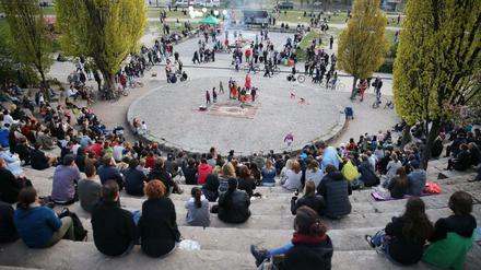 Der Mauerpark in Pankow ist oft überlaufen.