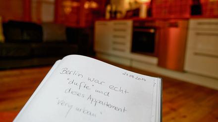EIn Gästebuch in der Ferienwohnung.