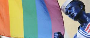 Homosexuelle Männer, die nach dem berüchtigten Paragrafen 175 verurteilt wurden, sollen rehabilitiert und entschädigt werden. 