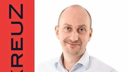 Die Unterhemden von Albert Kreuz sind nicht unter dem Oberhemd zu erkennen.