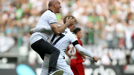Obenauf. Andre Schubert ist statistisch der beste Trainer in der Geschichte von Borussia Mönchengladbach. Aber auf Statistiken steht Schubert ja nicht so.