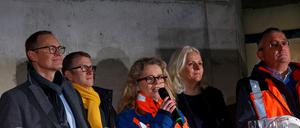 Richtfest am Bahnhof Museumsinsel der U5 in Berlin am 10. Februar 2020. Am Mikrofon Ute Bonde (BVG):
Von Linlks: Rolf Erfurt (BVG-Vorstand), Michael Müller (SPD), Unbekannt, Ute Bonde (GF BVG Projekt GmbH, am Mikro), Regine Günter (Grüne), Jörg Seegers