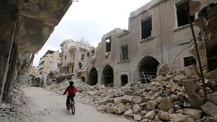 Mehr Zeit für eine Fahrradfahrt: Die Feuerpause in Aleppo ist am Montag nach Armeeangaben um 48 Stunden verlängert worden.