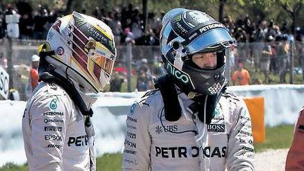 Piloten im Kiesbett. Nico Rosberg (rechts) und Lewis Hamilton.