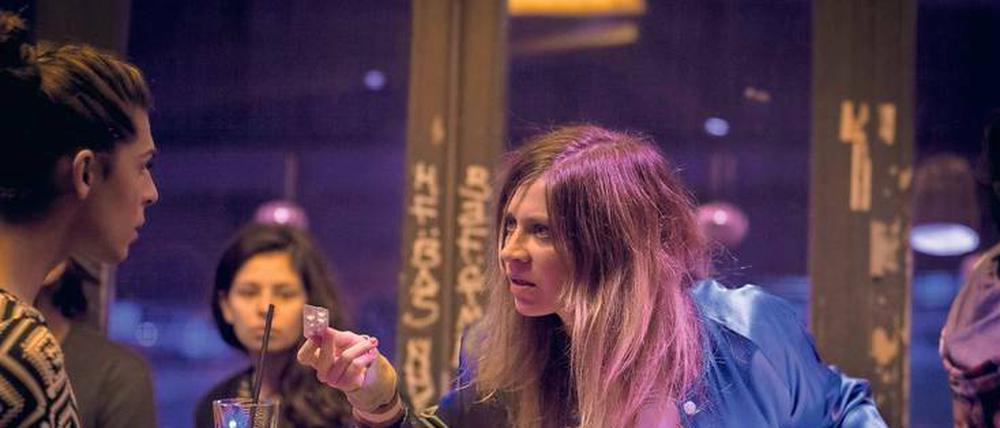 Filmszene aus "Mängelexemplar" mit Claudia Eisinger als Karo