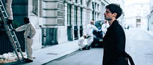 Tom Sturridge als Tom in "Remainder".