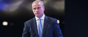 Carsten Kengeter, Vorstandsvorsitzender der Deutsche Börse Group, geht in Frankfurt am Main auf der Hauptversammlung des Unternehmens zum Rednerpult.