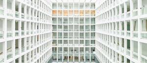 Das einzige Bild. Nur dieses eine Foto vom Inneren der BND-Zentrale wurde freigebeben: Blick in eins der Atrien. 