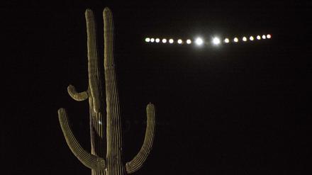 Die "Solar Impulse 2" kurz nach dem Start im US-Staat Arizona 