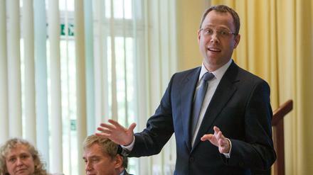Mario Czaja (CDU), Senator für Gesundheit und Soziales ist für die Unterbringung von Flüchtlingen zuständig.